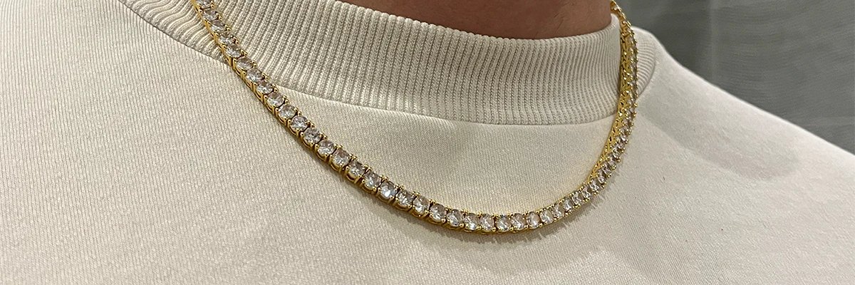 Why Tennis Necklaces Are Some of the Hottest Chains